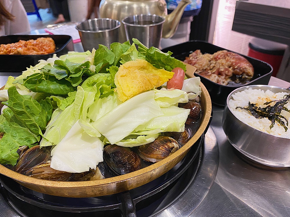 【花蓮市區】藍阿舍銅盤烤肉┃韓式火烤兩吃不求人，可以獨享的特製銅盤烤肉選擇┃