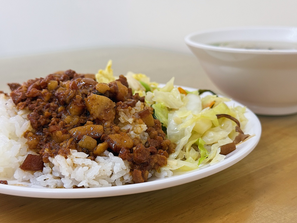 【花蓮光復】N次方魯肉飯┃日常用餐系列，滿滿滷肉膠質與肉燥的香甜滋味┃