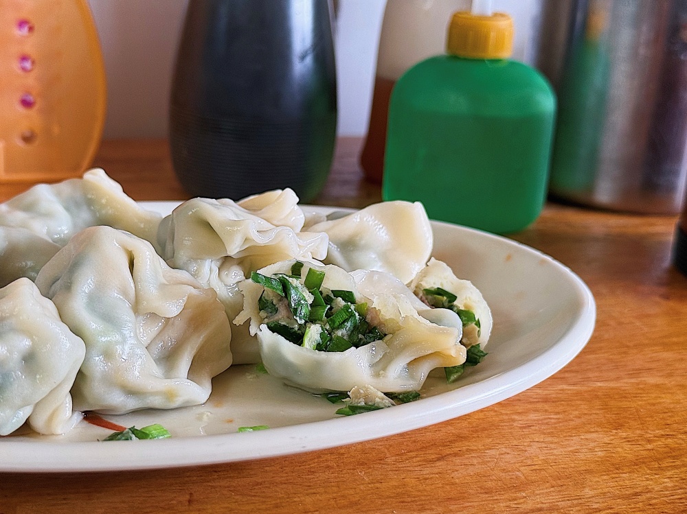 【花蓮光復】大陸餃子館┃會爆汁的韭菜水餃，在地最具代表性的老字號小吃店┃