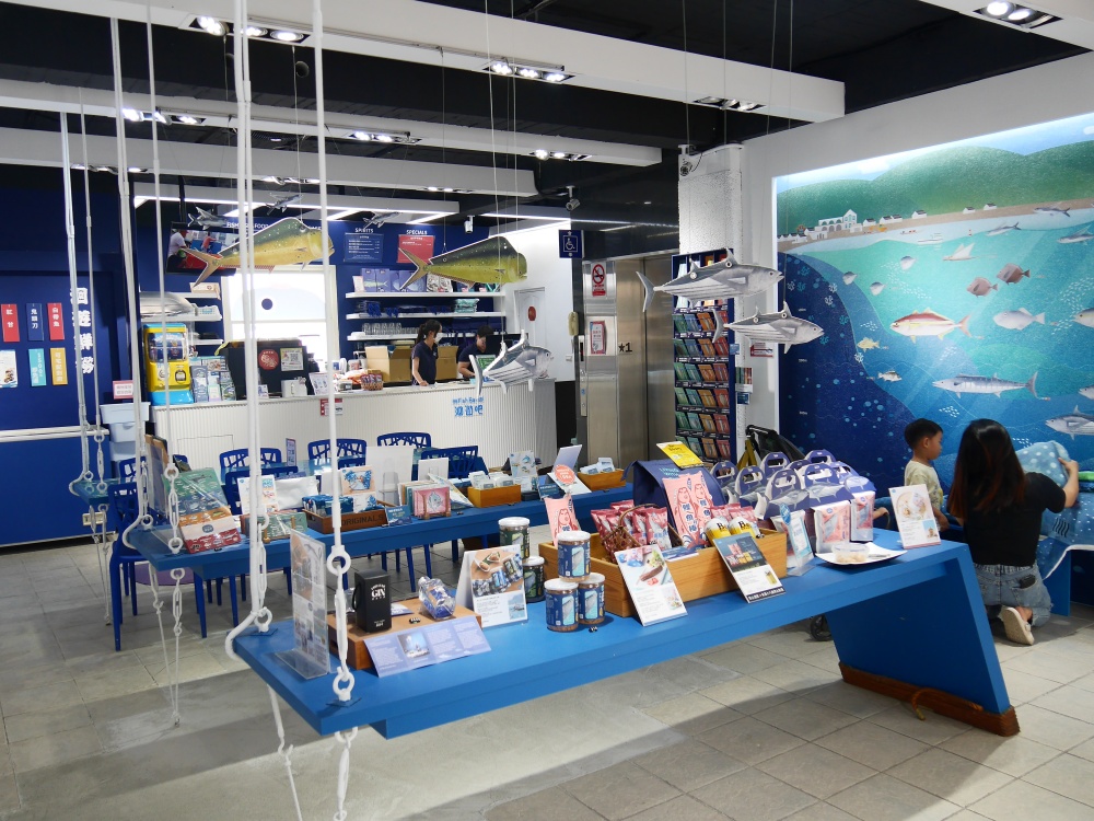 【花蓮遊記】洄遊吧食魚體驗館┃當季洄游魚見面會，半日親子摸魚行程推薦┃