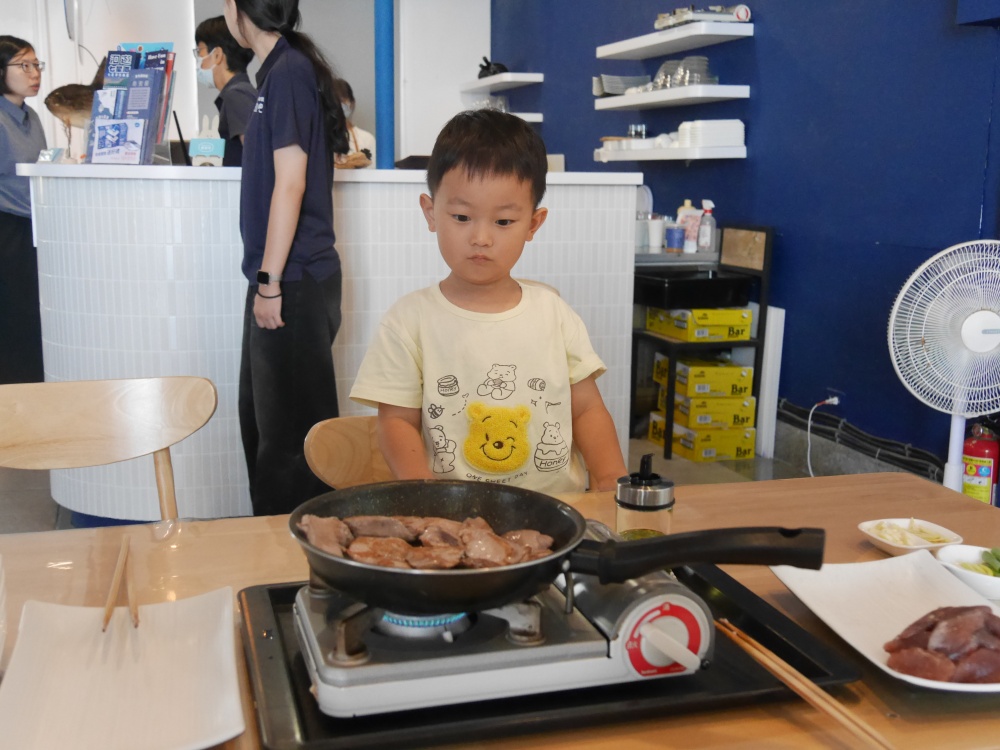 【花蓮遊記】洄遊吧食魚體驗館┃當季洄游魚見面會,半日親子摸魚行程推薦┃ 【花蓮遊記】洄遊吧食魚體驗館┃當季洄游魚見面會,半日親子摸魚行程推薦┃