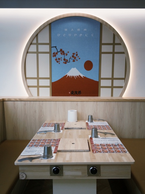 【花蓮市區】栄次郎個人燒肉plus+┃一個人也能享受燒肉的美好，必點油花逼人的松阪豬┃