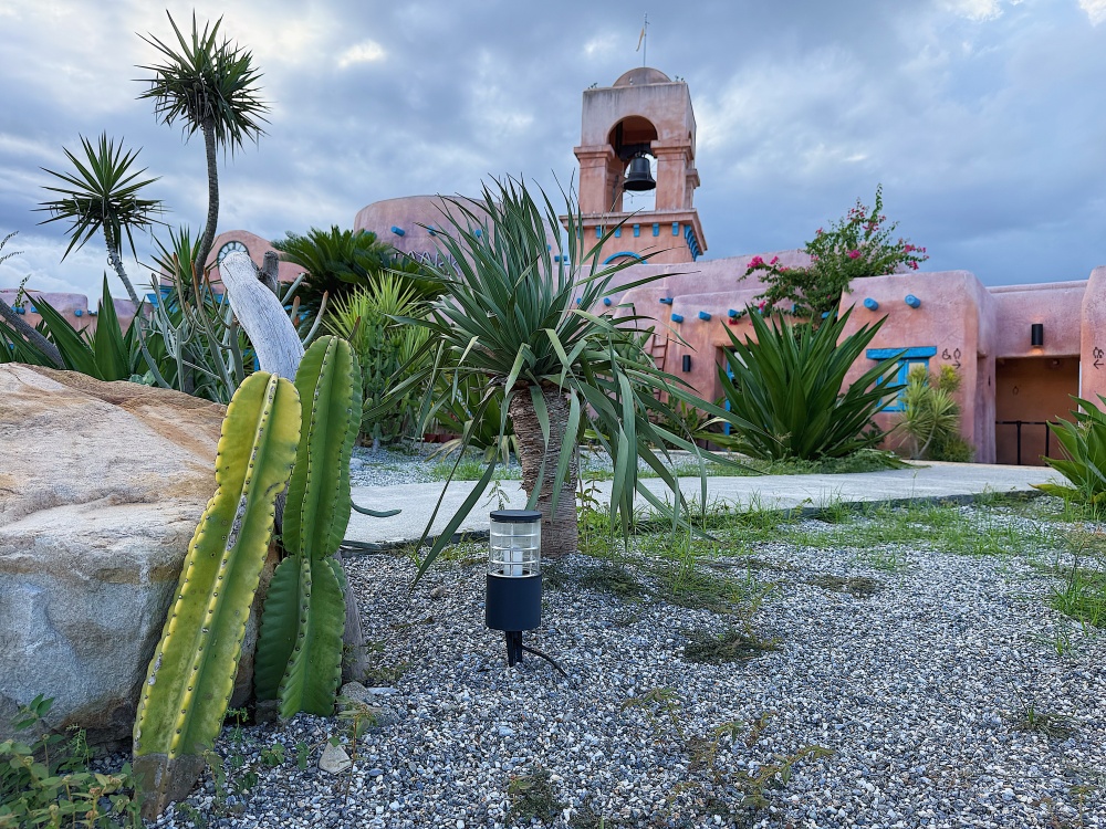 【花蓮遊記】7-ELEVEN 花蓮理想門市┃全台最美星巴克就在旁邊，摩洛哥風格的最佳休憩點┃