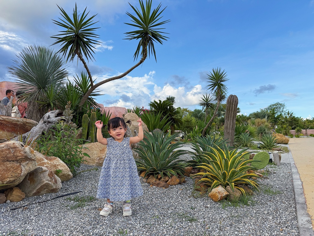 【花蓮遊記】7-ELEVEN 花蓮理想門市┃全台最美星巴克就在旁邊，摩洛哥風格的最佳休憩點┃