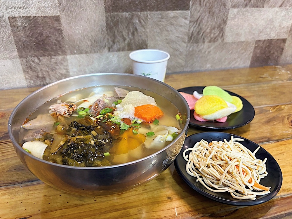 【花蓮壽豐】伊均蘭州拉麵┃一清、二白、三紅、四綠、五黃，東華大學必吃特色麵食┃