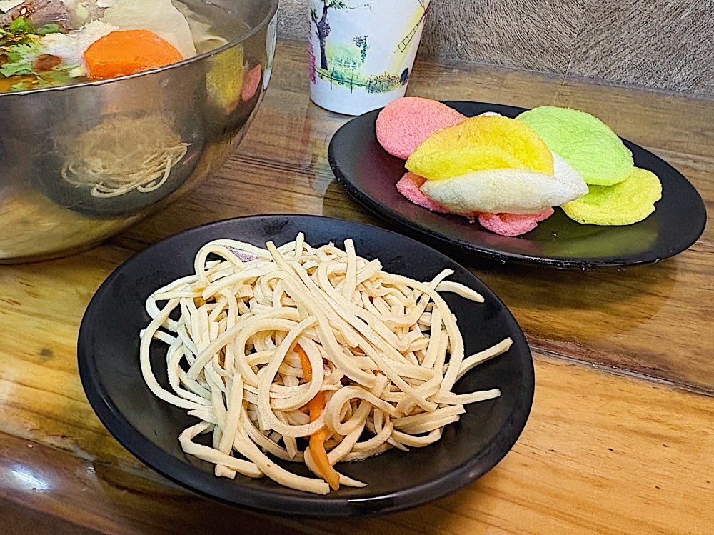 【花蓮壽豐】伊均蘭州拉麵┃一清、二白、三紅、四綠、五黃,東華大學必吃特色麵食┃ 【花蓮壽豐】伊均蘭州拉麵┃一清、二白、三紅、四綠、五黃,東華大學必吃特色麵食┃