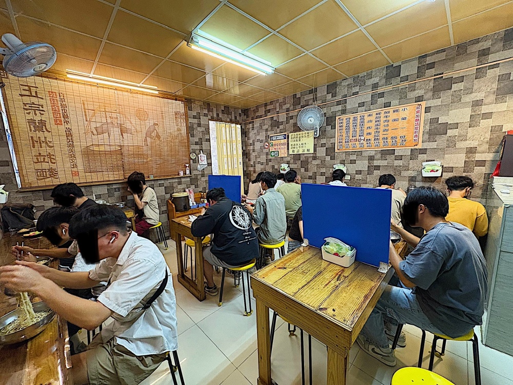 【花蓮壽豐】伊均蘭州拉麵┃一清、二白、三紅、四綠、五黃,東華大學必吃特色麵食┃ 【花蓮壽豐】伊均蘭州拉麵┃一清、二白、三紅、四綠、五黃,東華大學必吃特色麵食┃