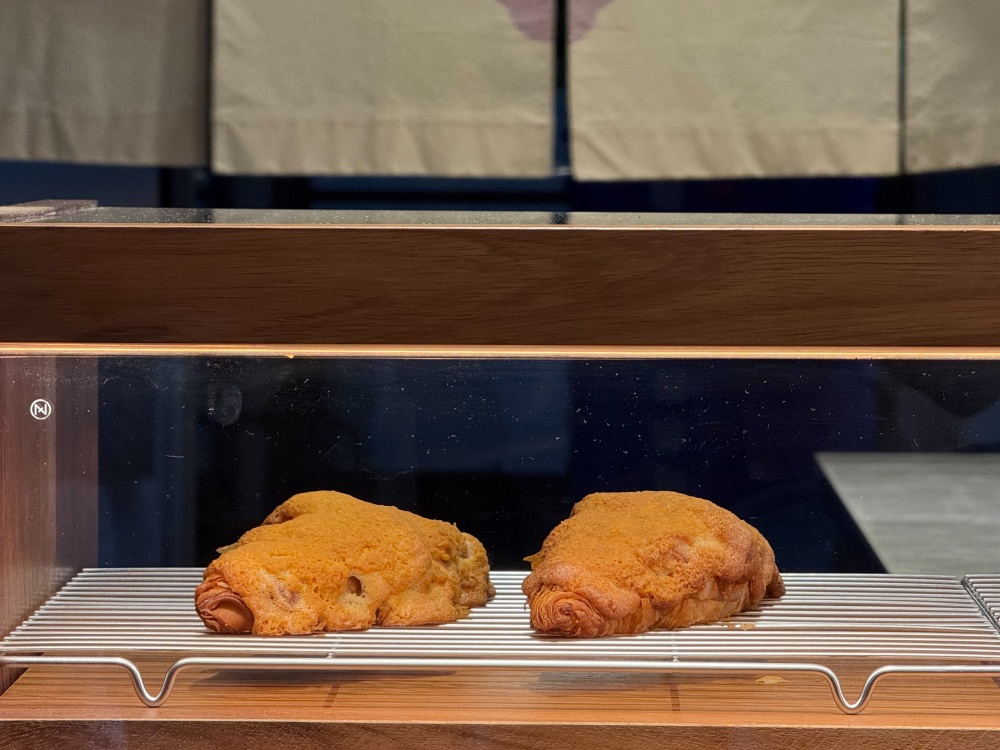 【花蓮市區】OOA將軍府×陳耀訓・麵包埠┃世界冠軍麵包的在地聯名，必吃金沙芋泥可頌┃